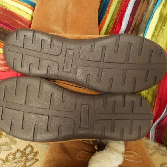 Bass Camel Colored Slip-On Faux Leather & Fur Winter Boots - Picture 8 of 8